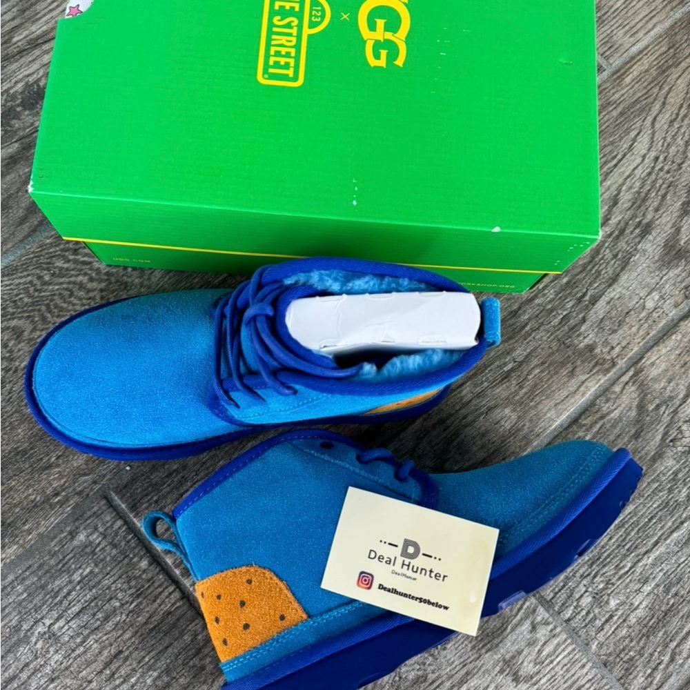 Brand New UGG X Elmo Neumel II “Blue” Kids Boots - Picture 8 of 12